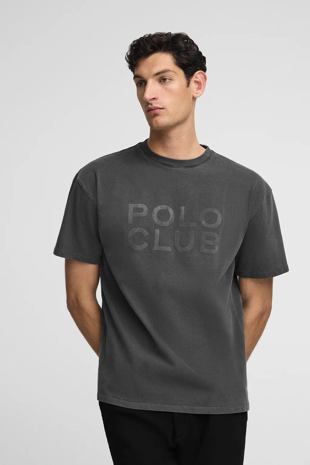 Camiseta Tarak gris oscuro con logo Polo Club