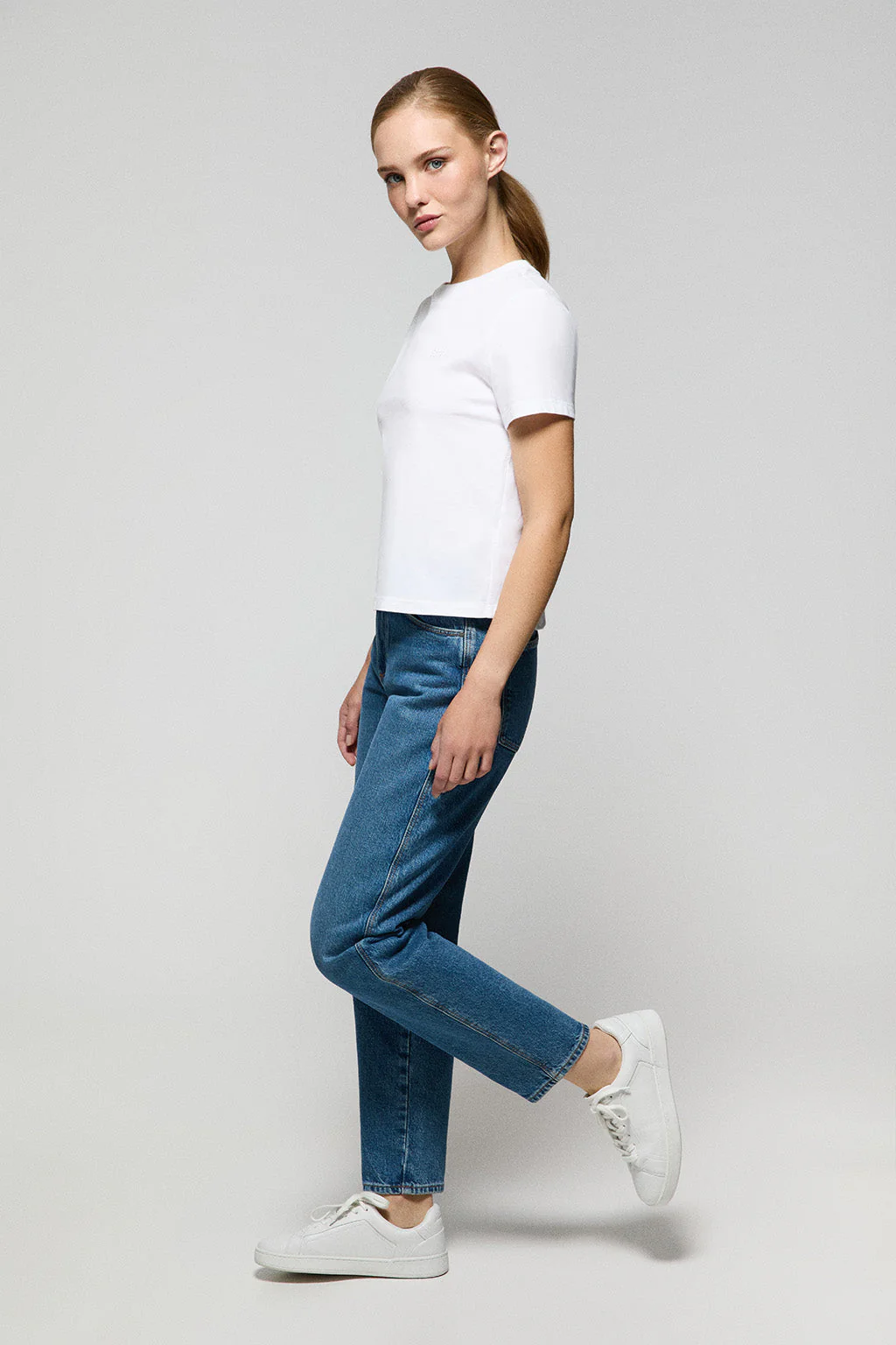 Camiseta Tori boxy fit blanca con print engomado Regular Block Polo Club - Image 3