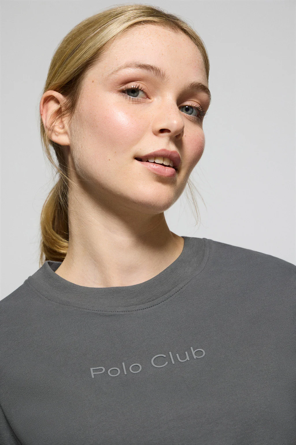 Camiseta Tori color asfalto con logo Minimal Combo Polo Club - Image 2