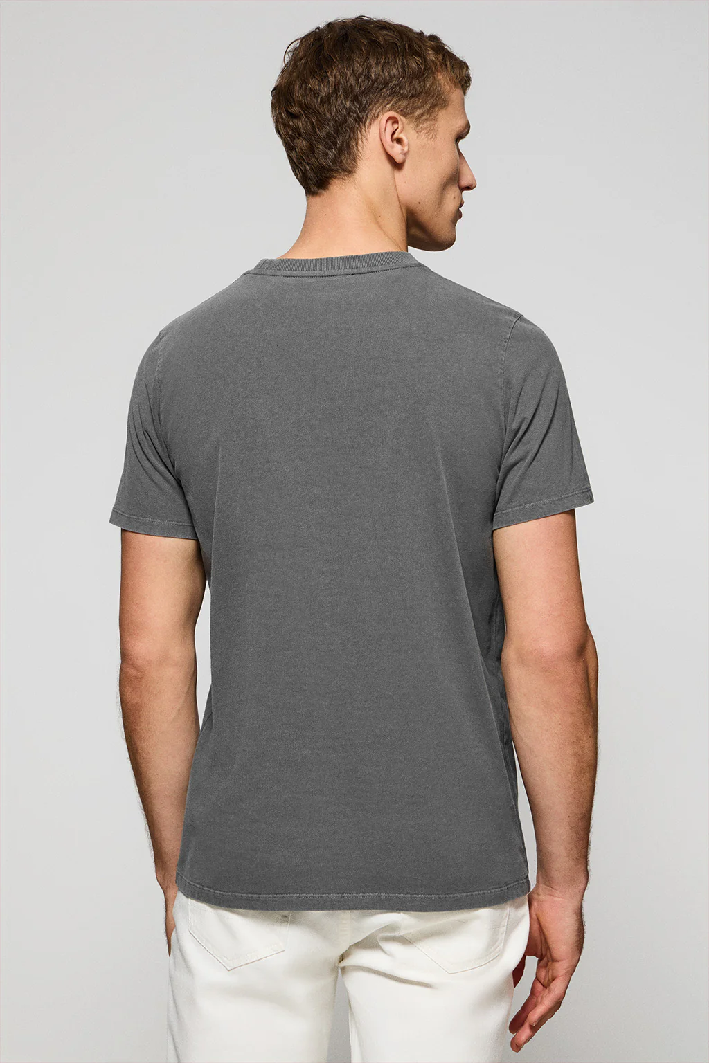 Camiseta gris asfalto garment dye con logo engomado Polo Club - Image 2
