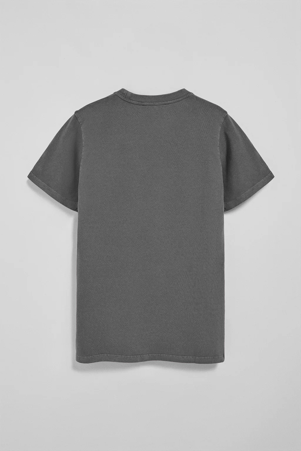 Camiseta gris asfalto garment dye con logo engomado Polo Club - Image 9