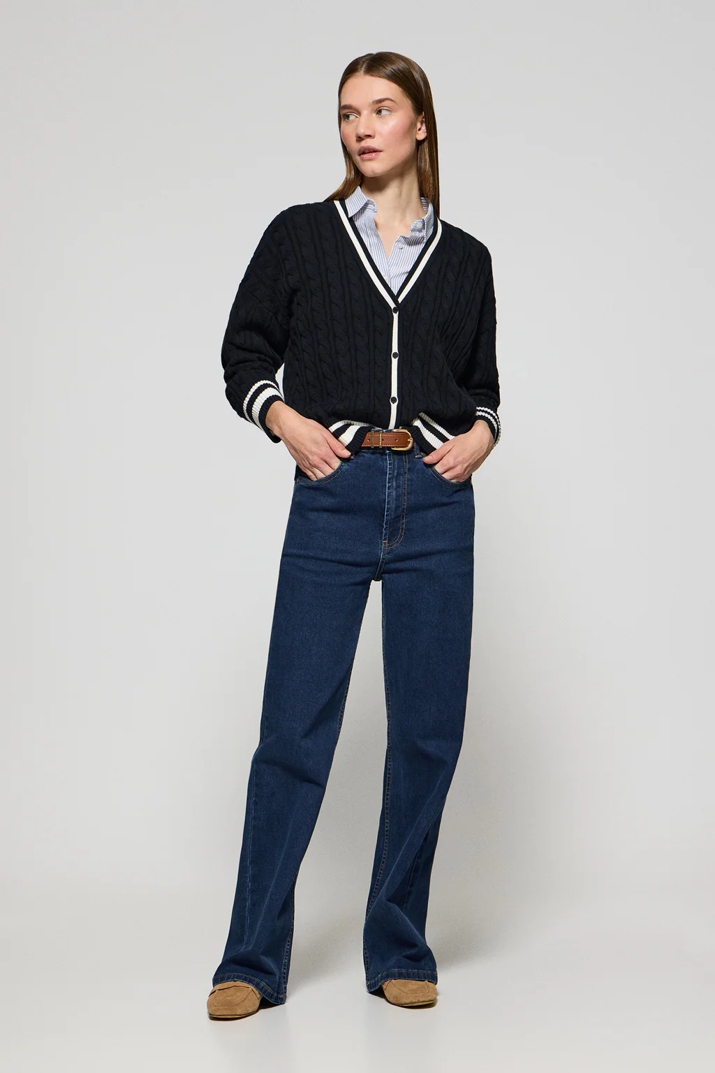 Cárdigan azul marino corto trenzado abotonado y parche náutico - Image 3