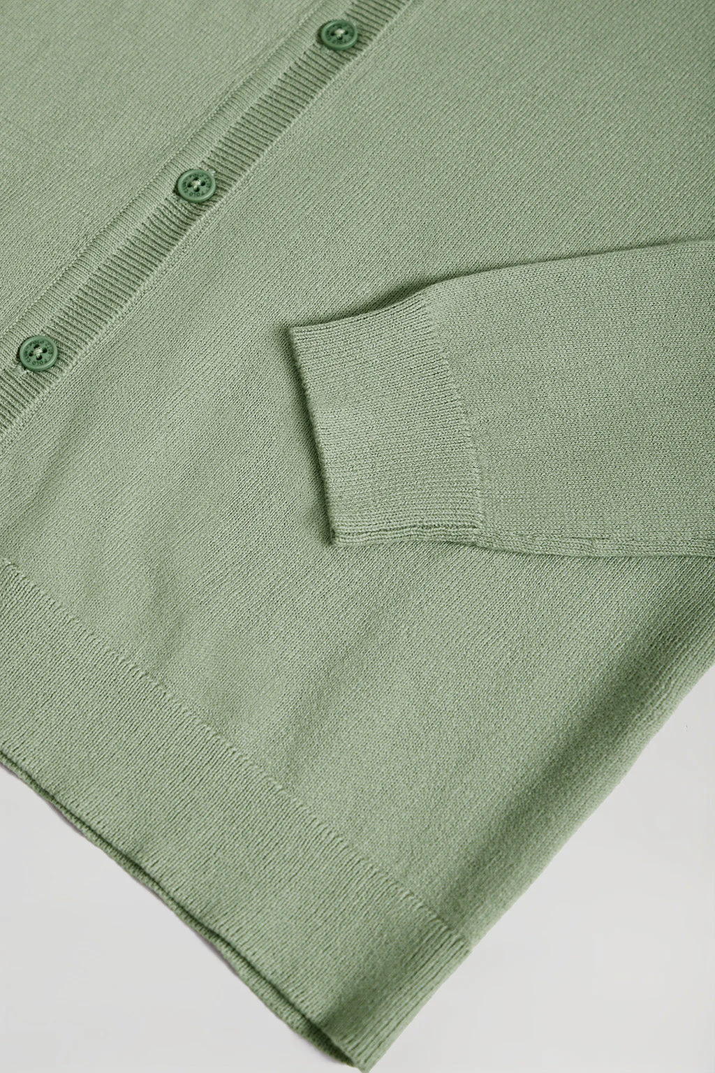 Cárdigan verde jade de punto con botonadura y logo bordado Rigby Go - Image 9
