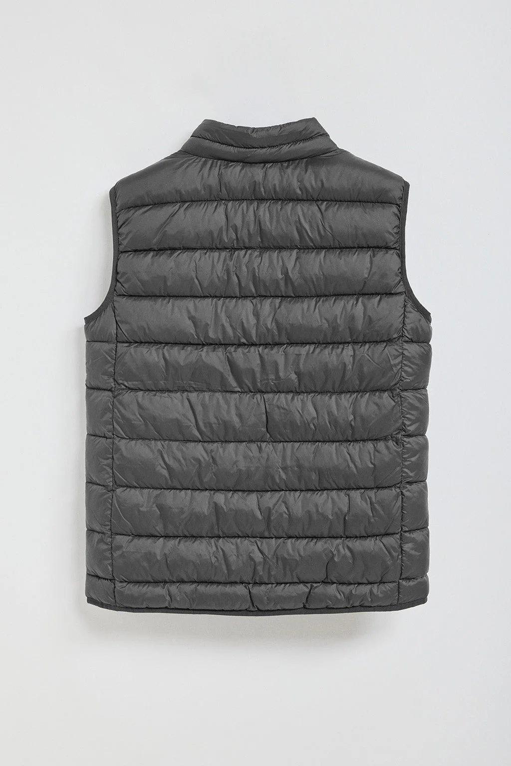 Chaleco Chase ultralight gris oscuro con parche Rigby Go - Image 7