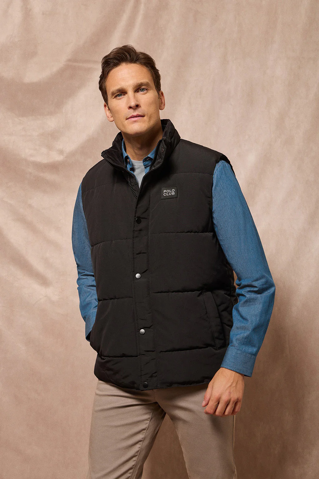 Chaleco negro acolchado con parche engomado Polo Club - Image 4