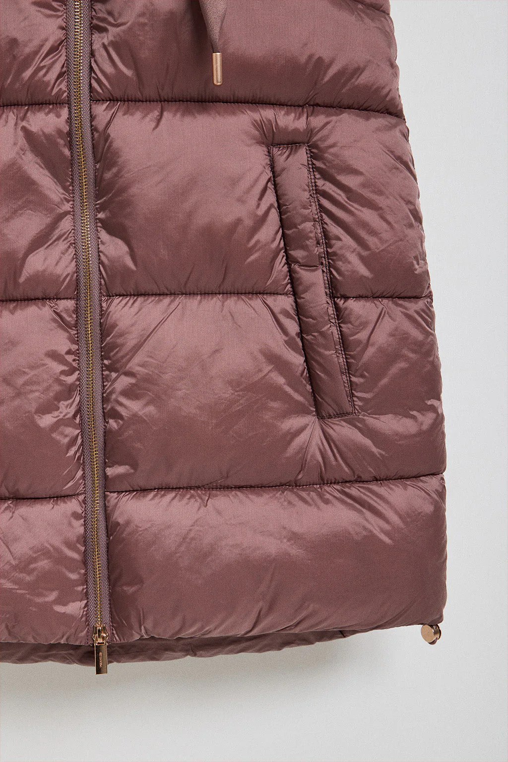 Chaleco Ice acolchado rosa taupe de capucha fija y detalles Polo Club - Image 8