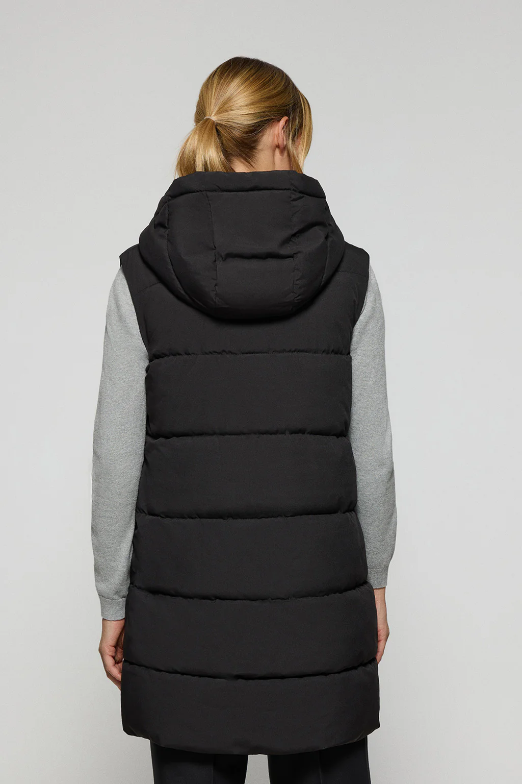 Chaleco negro Tokio de capucha extraíble y detalles Polo Club - Image 2