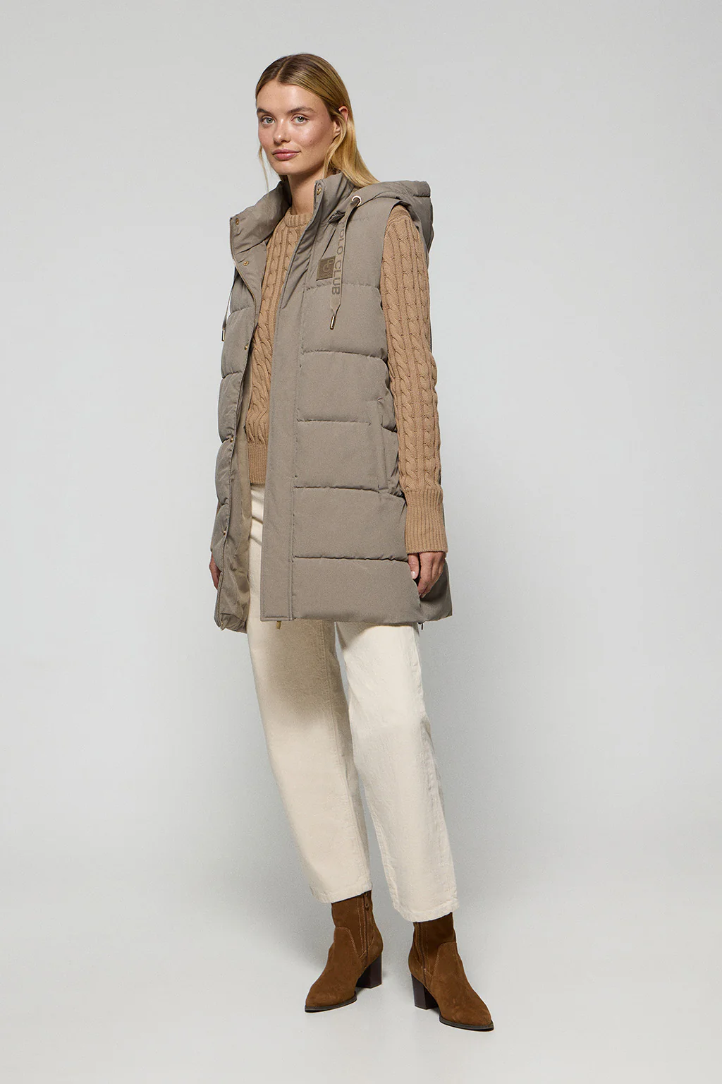 Chaleco color taupe Tokio de capucha extraíble y detalles Polo Club - Image 3