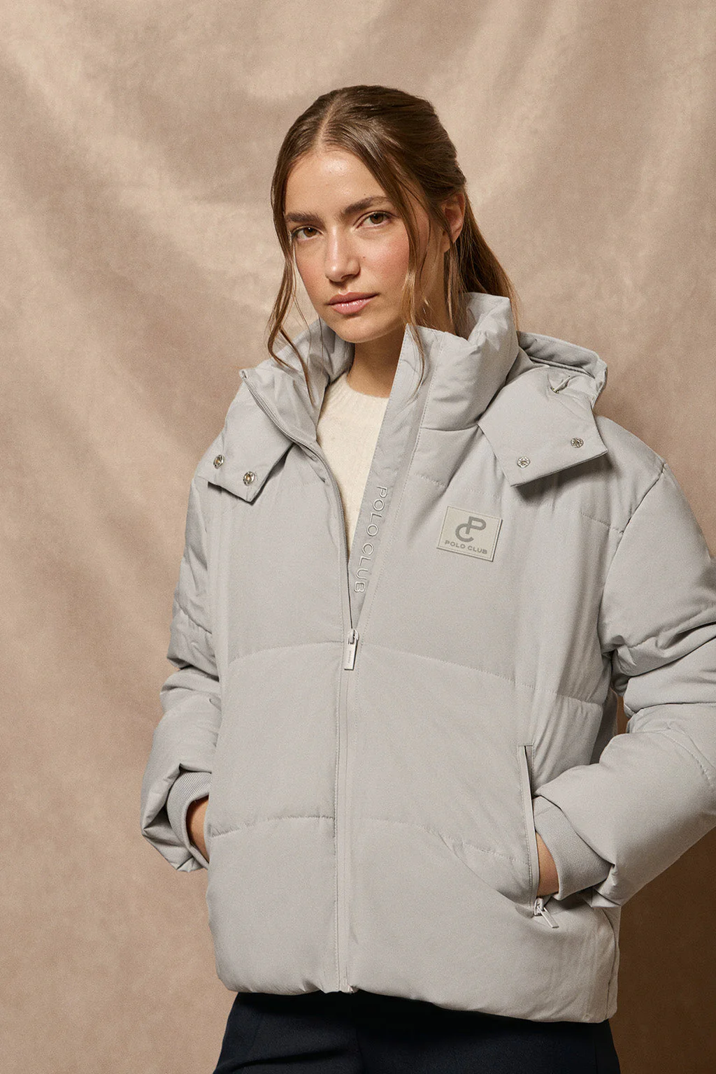 Chaqueta corta Artic gris de capucha fija y detalles Polo Club - Image 3