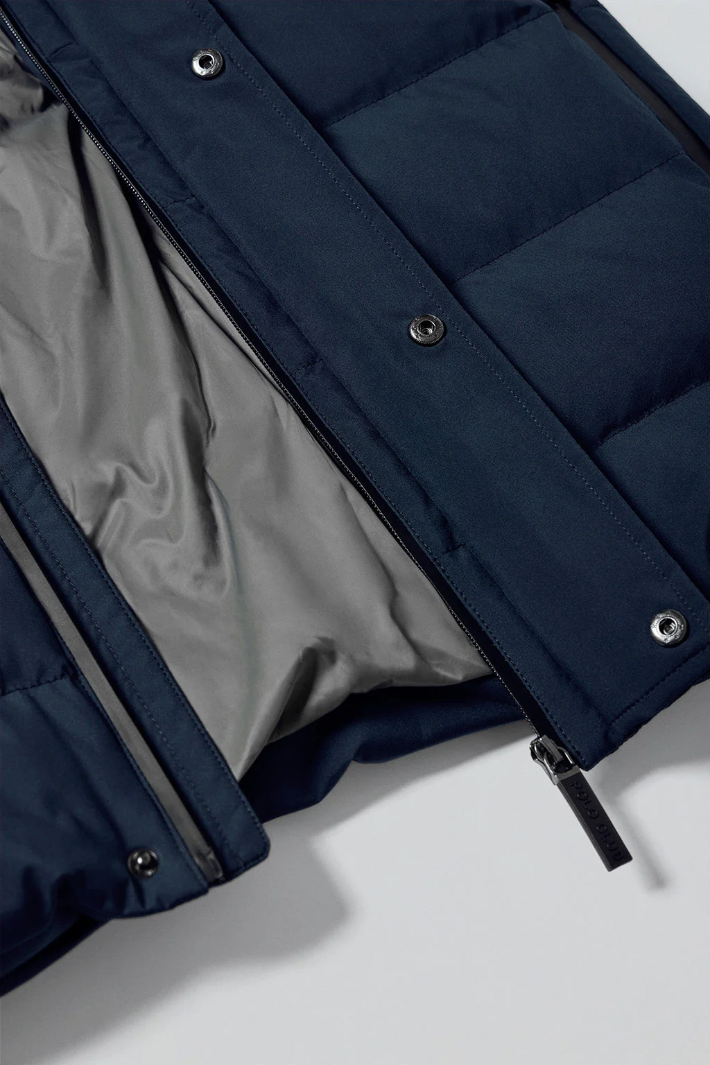Abrigo azul marino Aspen acolchado de capucha fija y detalles Polo Club - Image 11