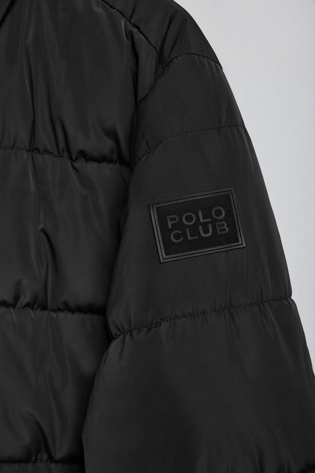 Chaqueta Brooklyn acolchada negra con detalle en la manga - Image 9