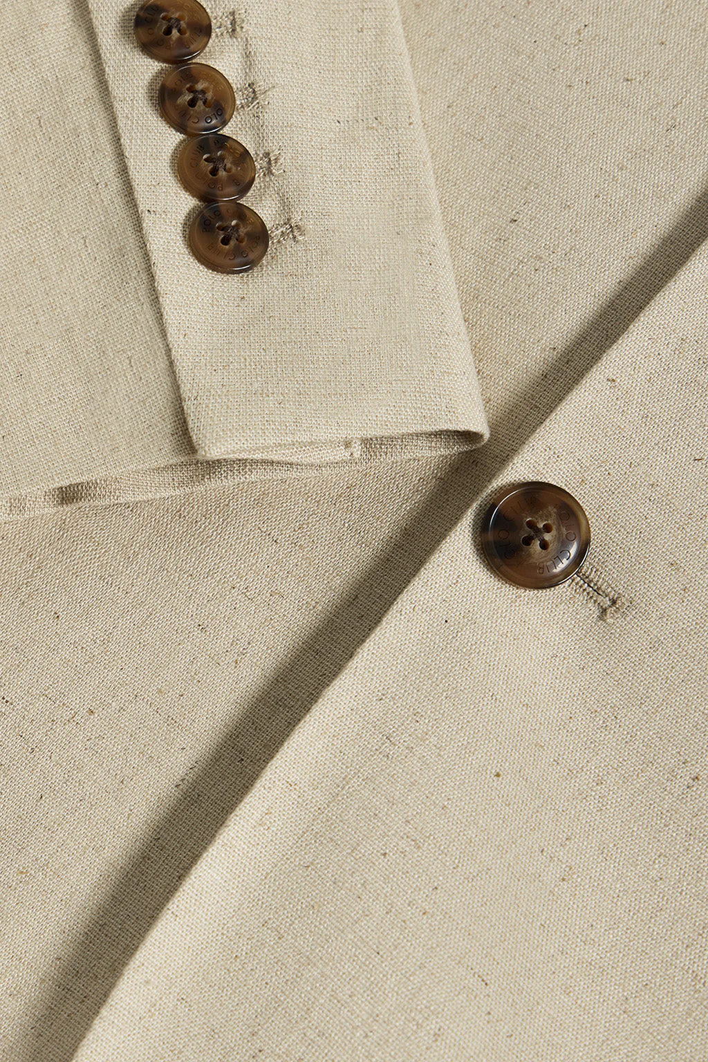 Blazer de lino color arena abotonada con detalles Polo Club - Image 8