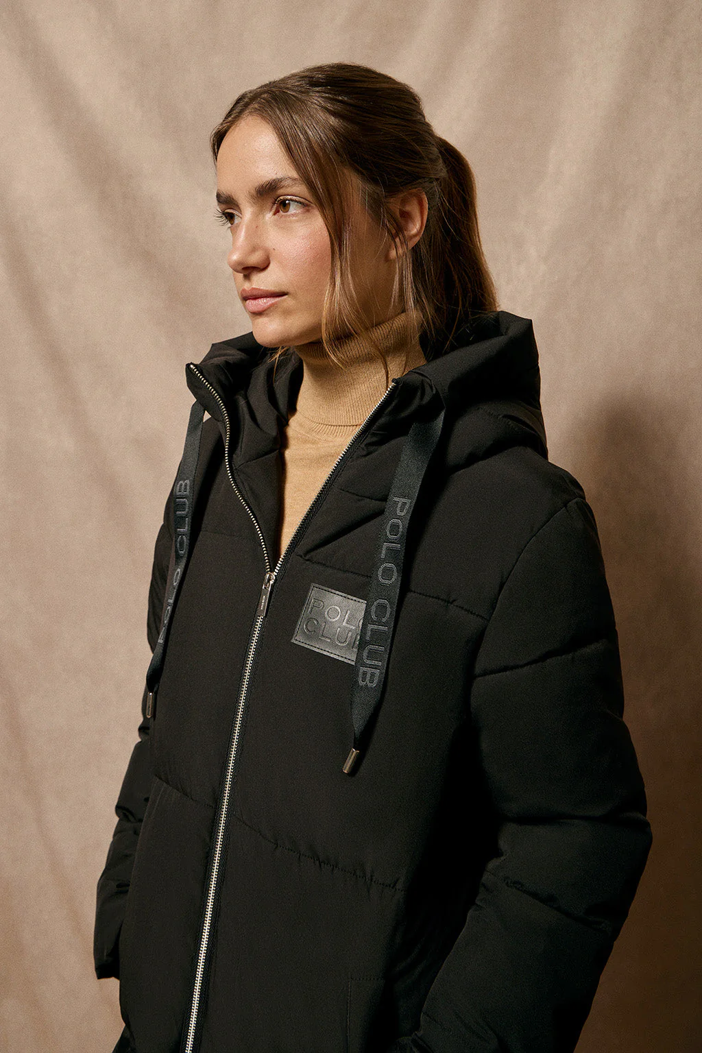 Chaquetón negro Buenos aires de capucha fija y detalles Polo Club - Image 6