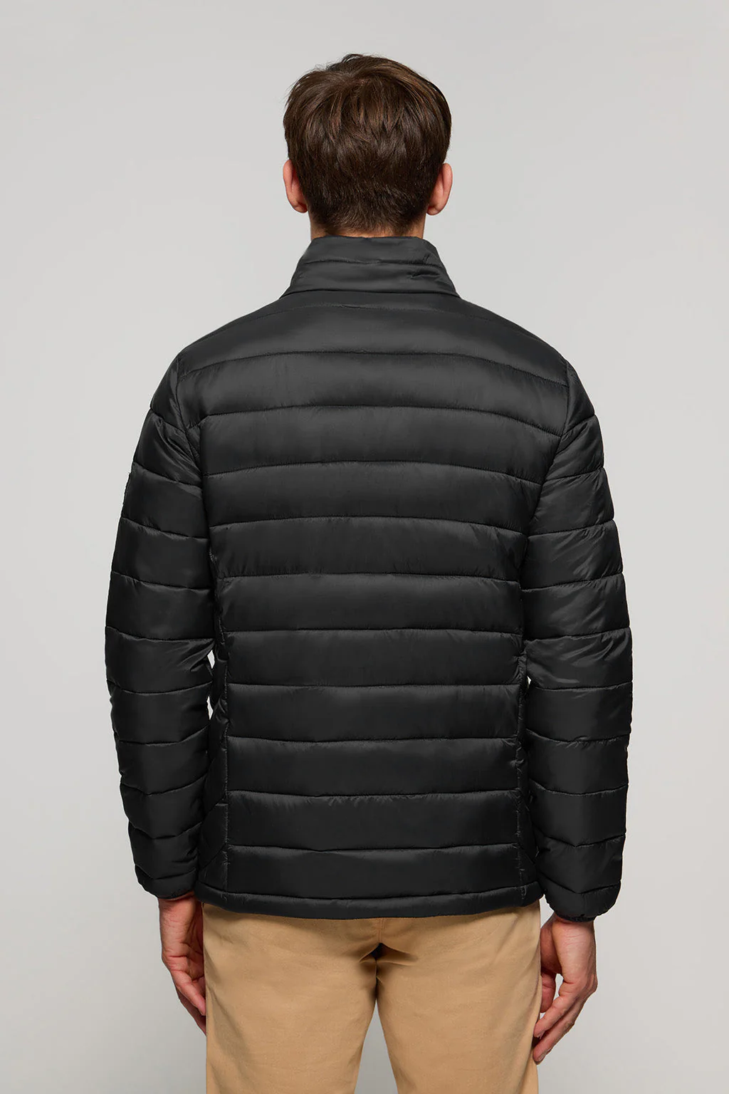 Chaqueta Cabo ultralight negra con logotipo - Image 5