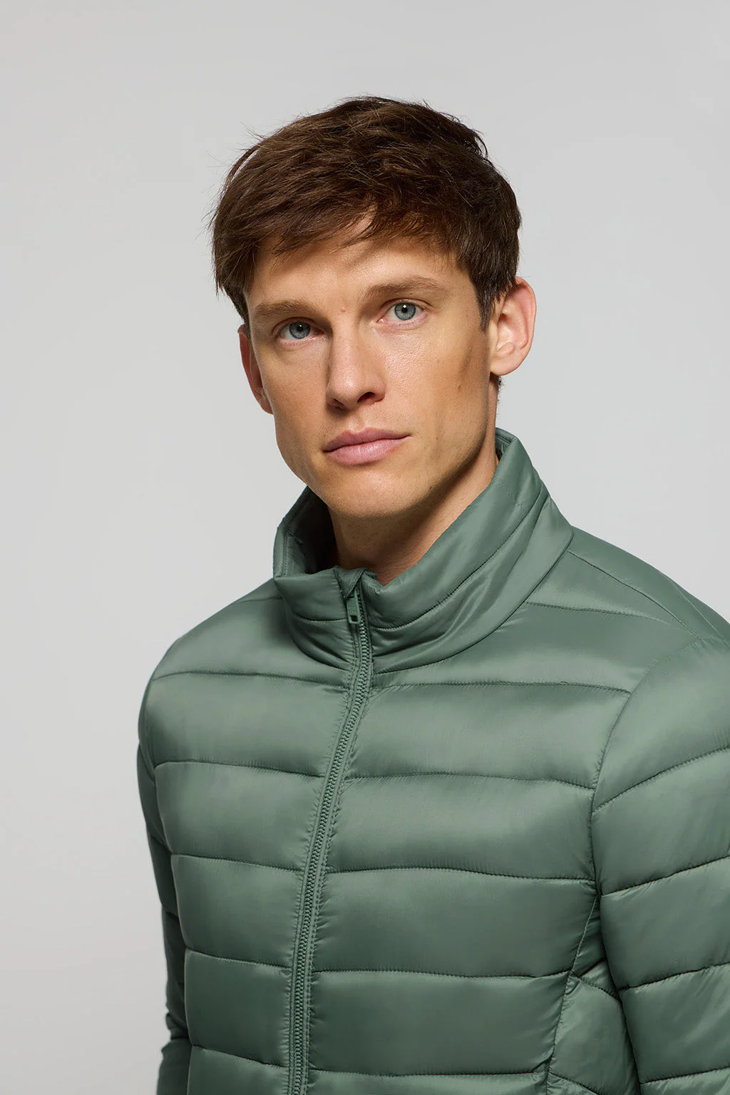 Chaqueta Cabo ultralight verde con logotipo - Image 2