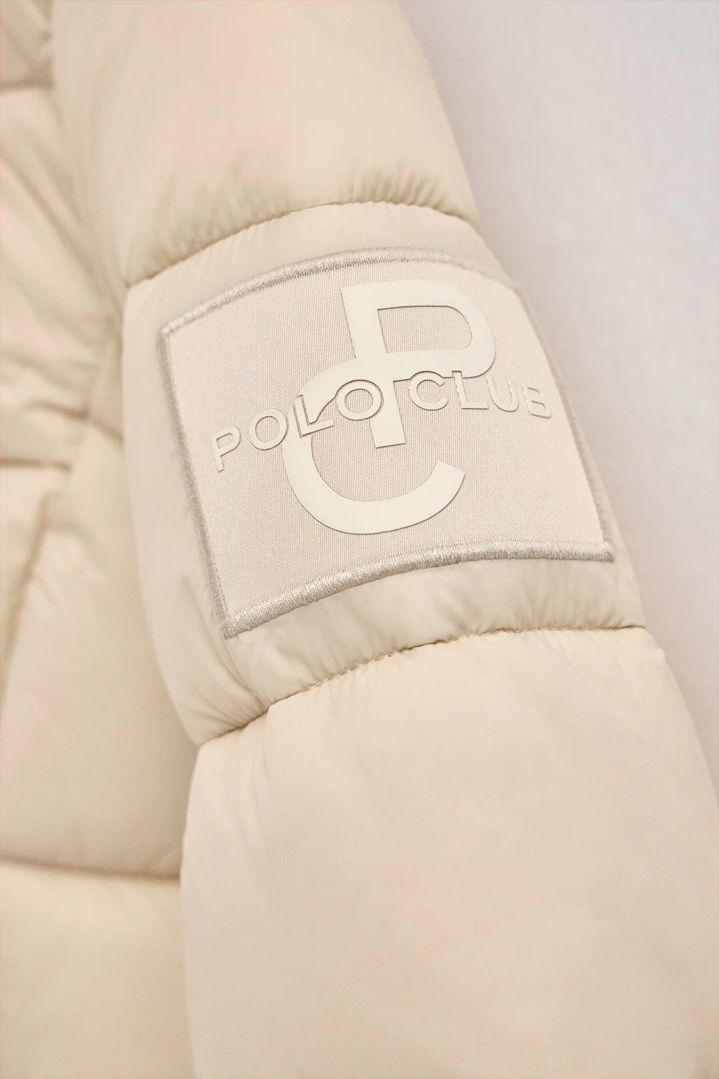 Chaqueta ultralight beige con logo Polo Club - Image 8