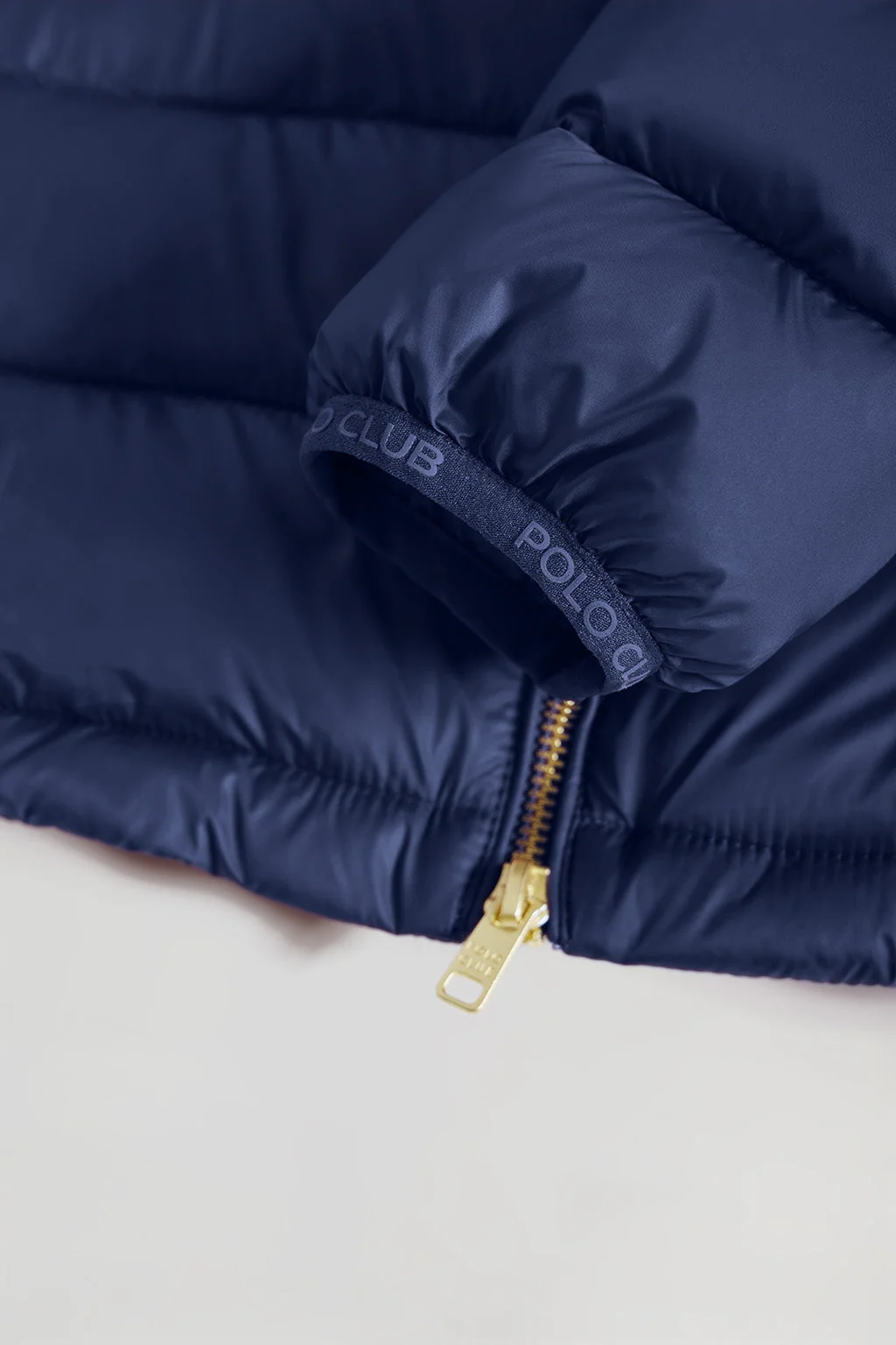 Chaqueta Carla azul marino ultralight con capucha y logotipo Polo Club - Image 9