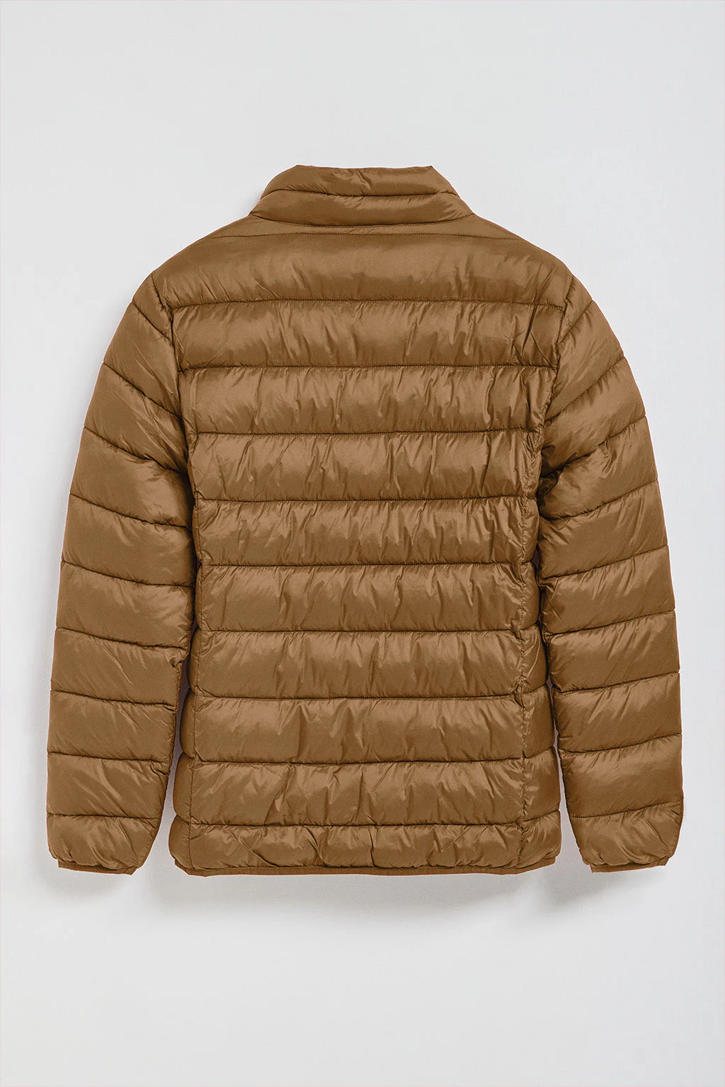 Chaqueta Chase ultralight color camel con parche Rigby Go - Image 7