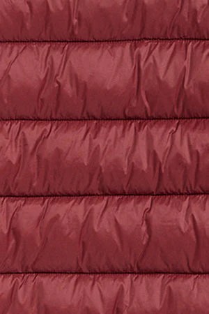 Chaqueta Chase ultralight color granate con parche Rigby Go - Image 10