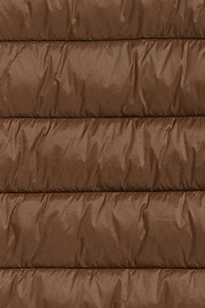 Chaqueta Chase ultralight marrón con parche Rigby Go - Image 10