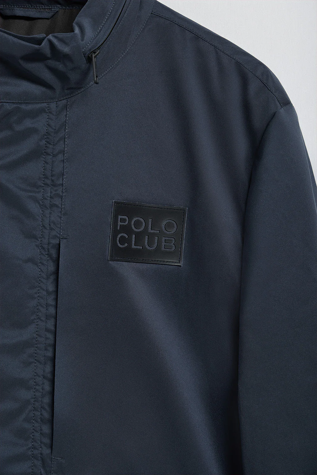 Parka ligera Chelsea color azul marino con parche logotipado - Image 9