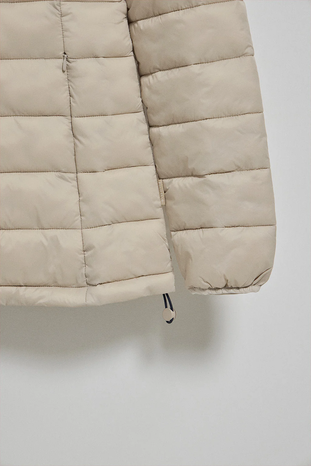 Chaqueta ultralight beige oscuro Cintia de capucha extraíble y bordado PC - Image 12