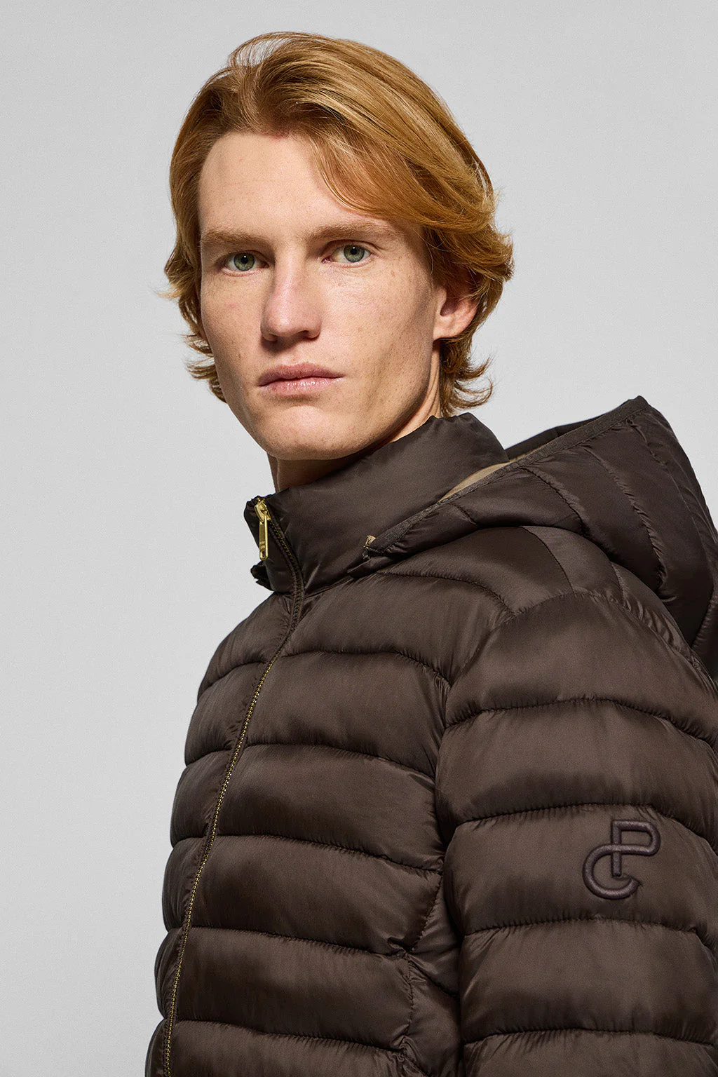 Chaqueta ultralight marrón Corey de capucha extraíble y bordado PC - Image 2