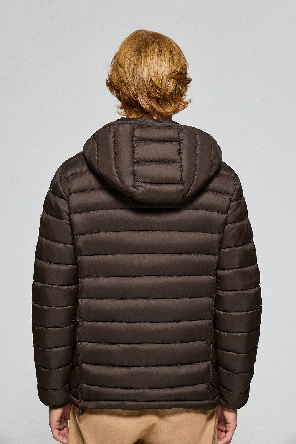 Chaqueta ultralight marrón Corey de capucha extraíble y bordado PC - Image 5