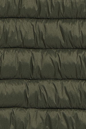 Chaqueta ultralight verde Corey de capucha extraíble y bordado PC - Image 11
