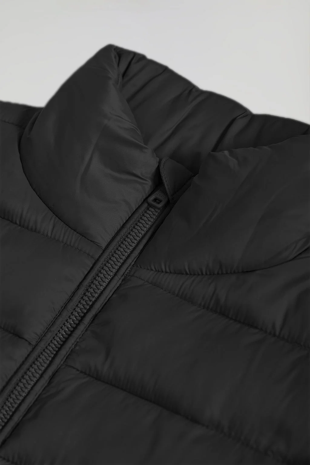 Chaqueta Costa ultraligera negra con logotipo - Image 7