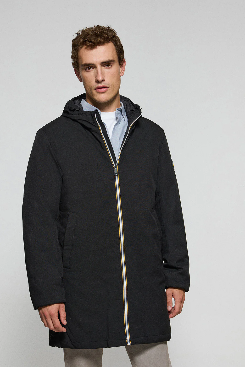 Abrigo negro acolchado con capucha y parche bicolor Polo Club
