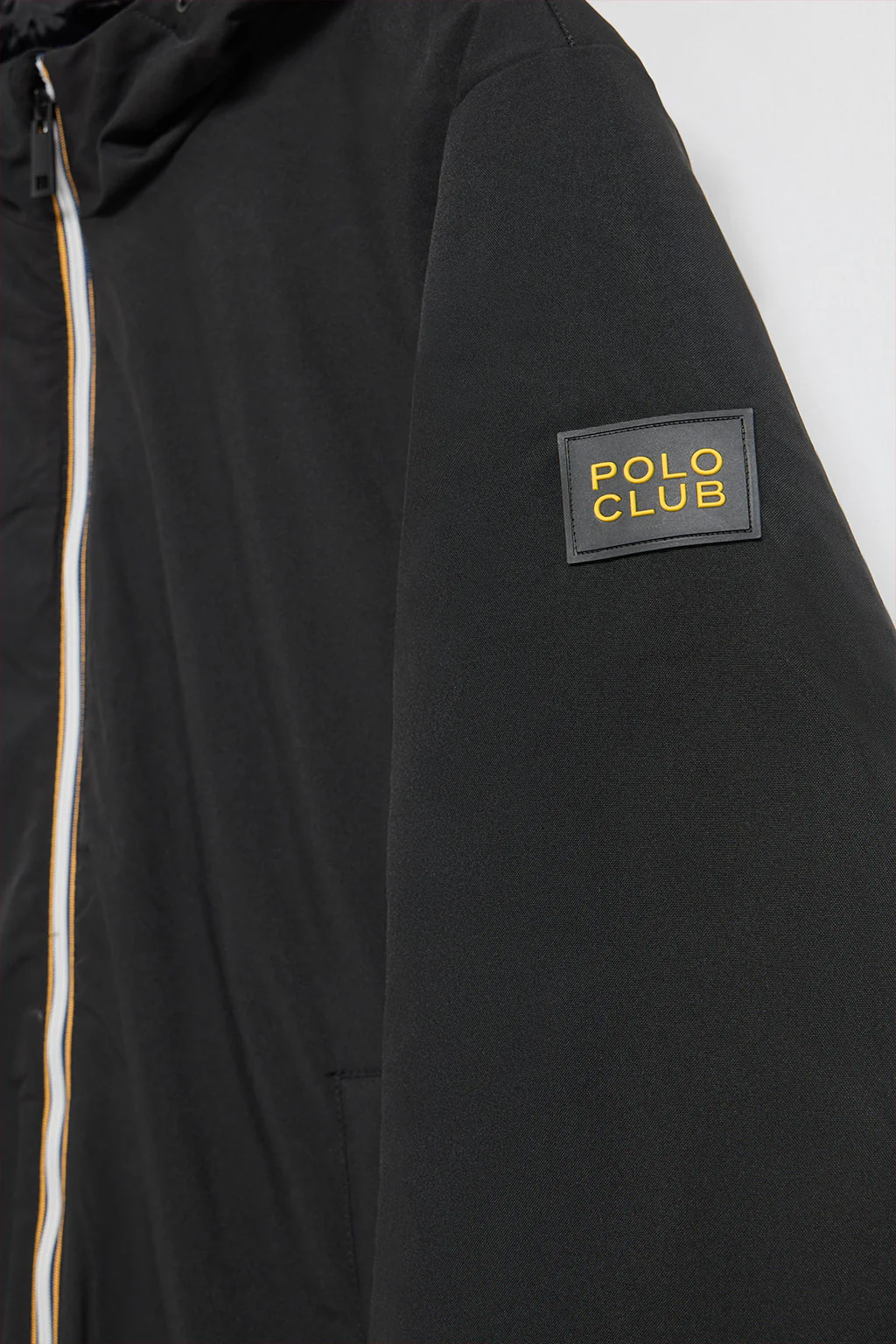 Abrigo negro acolchado con capucha y parche bicolor Polo Club - Image 8