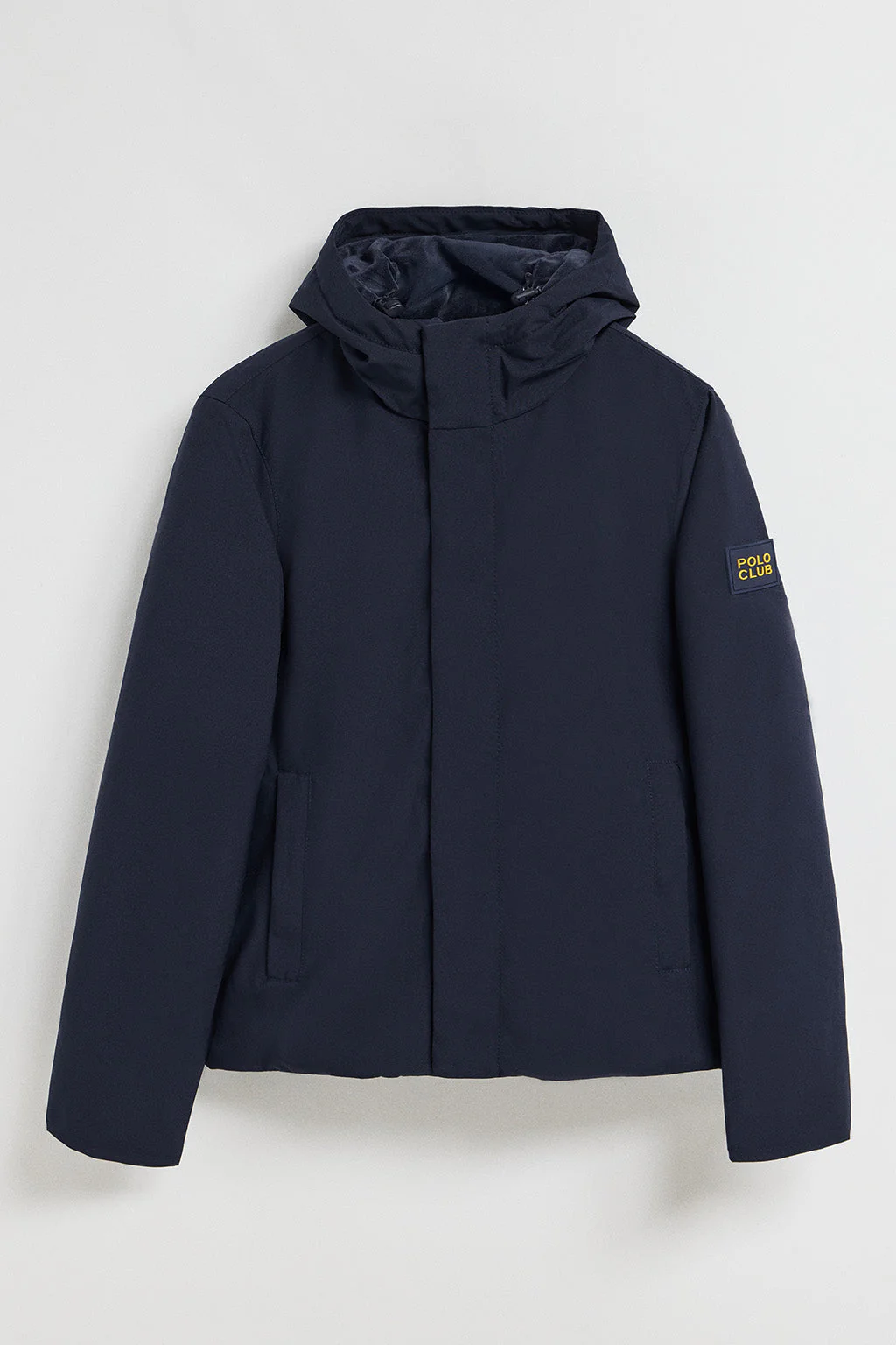 Chaqueta técnica azul marino con capucha y parche bicolor Polo Club - Image 7