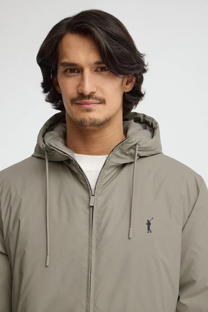 Chaqueta Dorsey color piedra con logo Rigby Go - Image 3