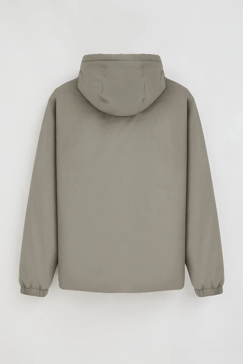Chaqueta Dorsey color piedra con logo Rigby Go - Image 9
