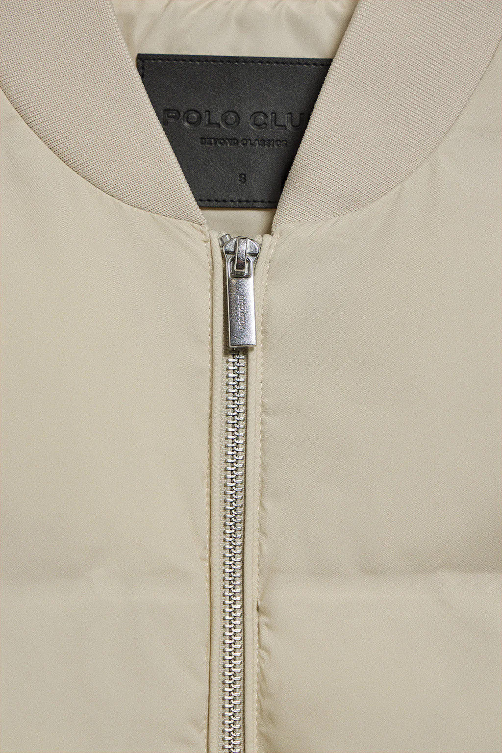 Bomber acolchada beige Dubái con detalle Polo Club - Image 8