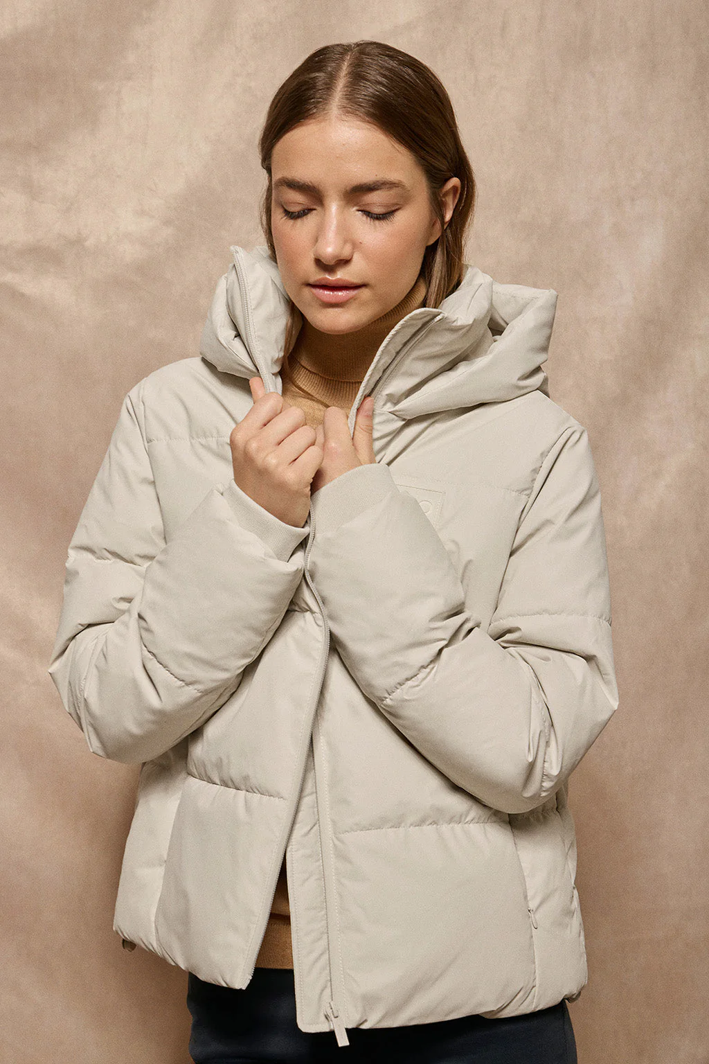 Chaqueta acolchada gris Glacier de capucha fija y detalles Polo Club - Image 7