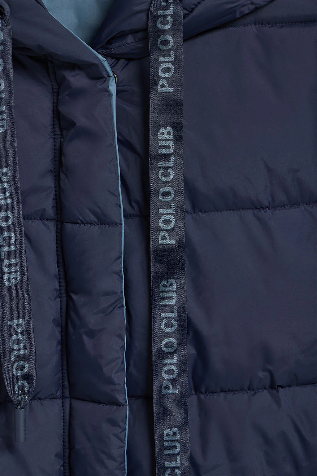 Abrigo Gracia azul reversible con capucha fija y detalles Polo Club - Image 10