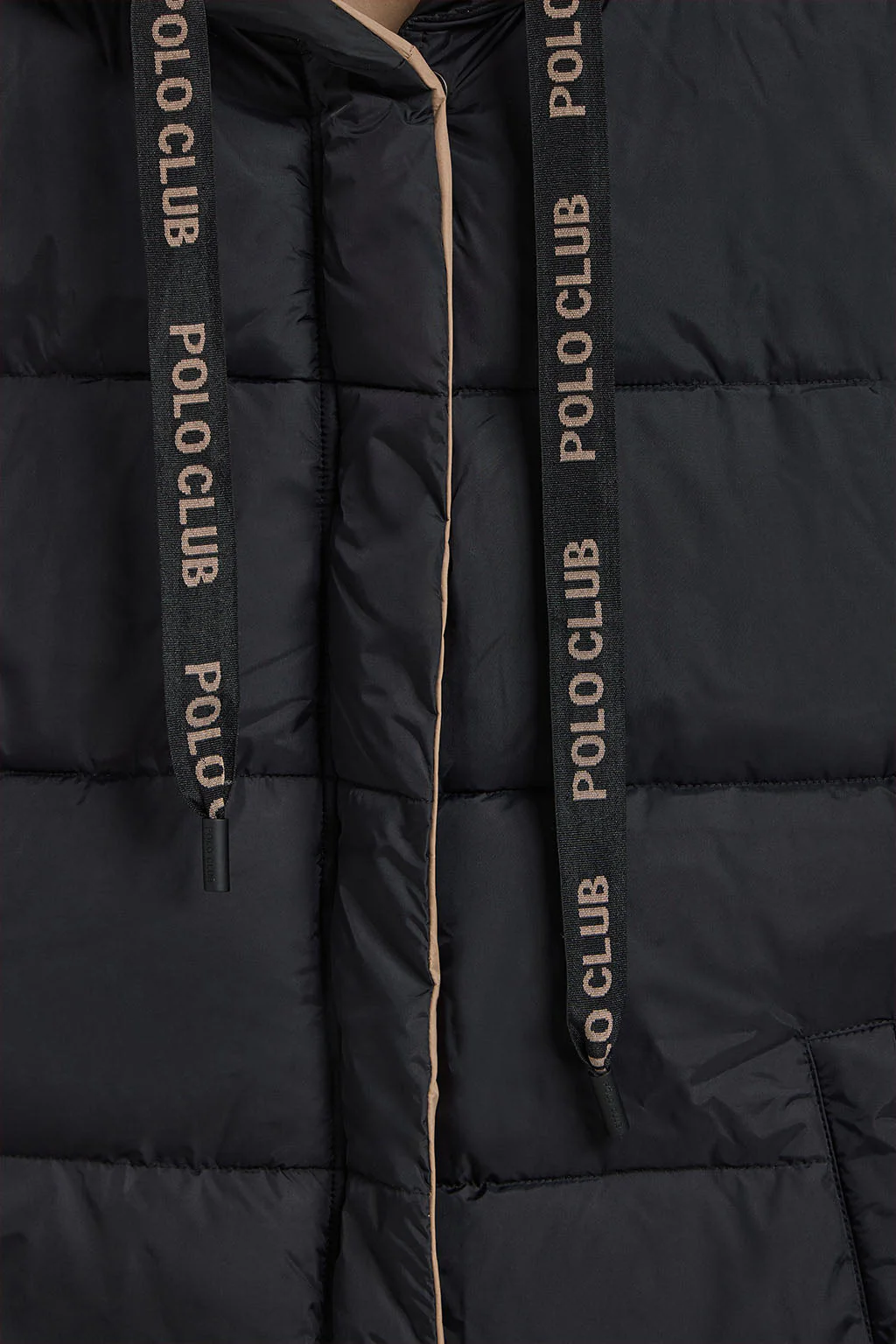 Abrigo Gracia negro reversible con capucha fija y detalles Polo Club - Image 9