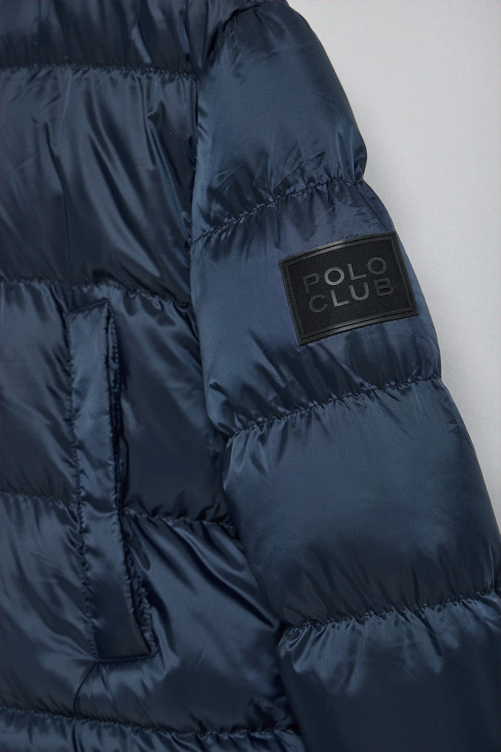 Abrigo azul marino Greenwich con bolsillos y capucha fija con detalles Polo Club - Image 10