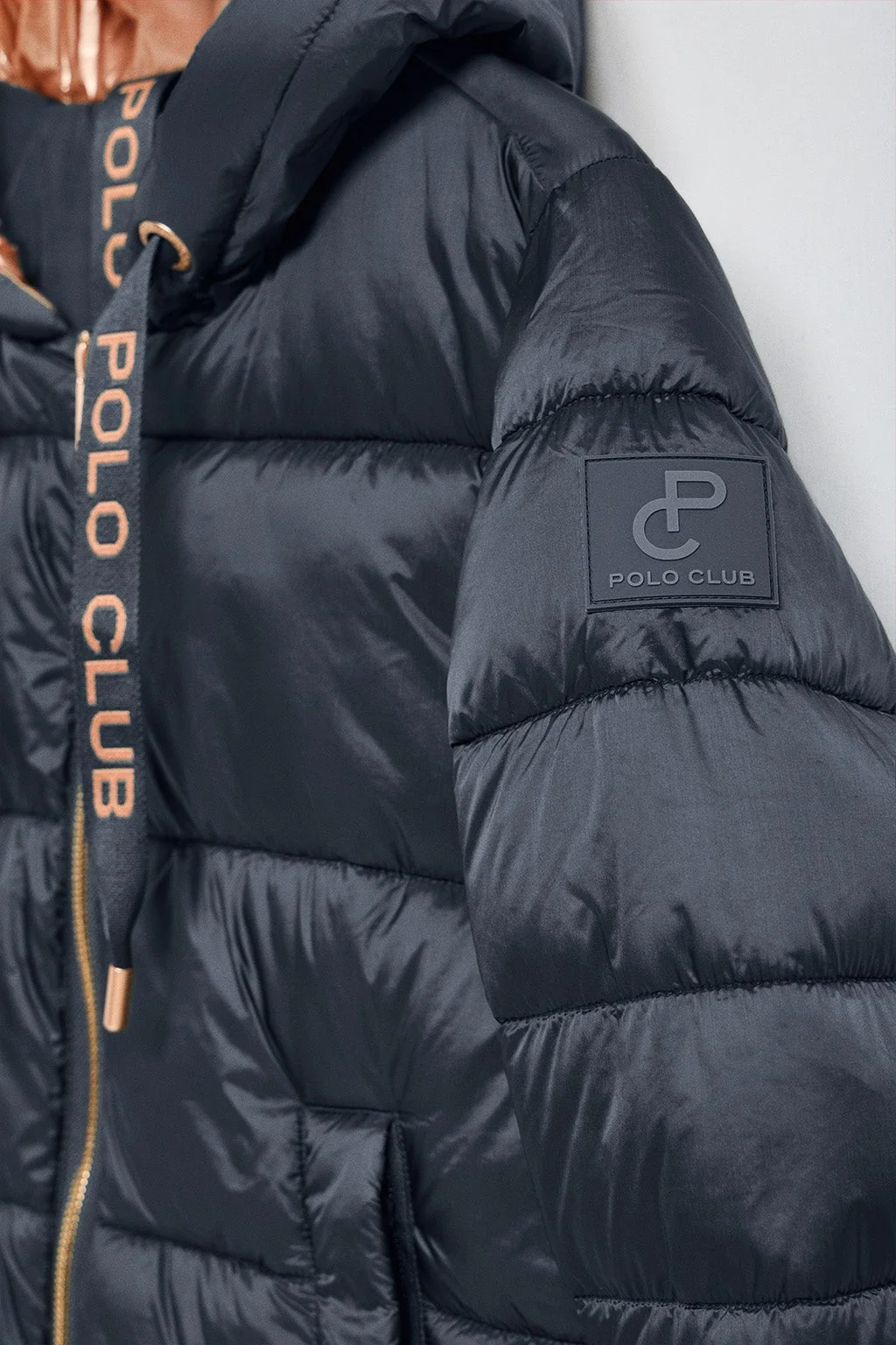 Chaqueta Ice acolchada azul marino de capucha fija y detalles Polo Club - Image 9
