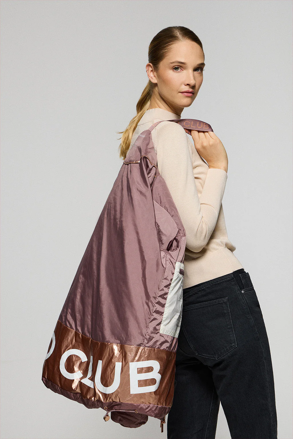Chaqueta Ice acolchada rosa taupe de capucha fija y detalles Polo Club - Image 4