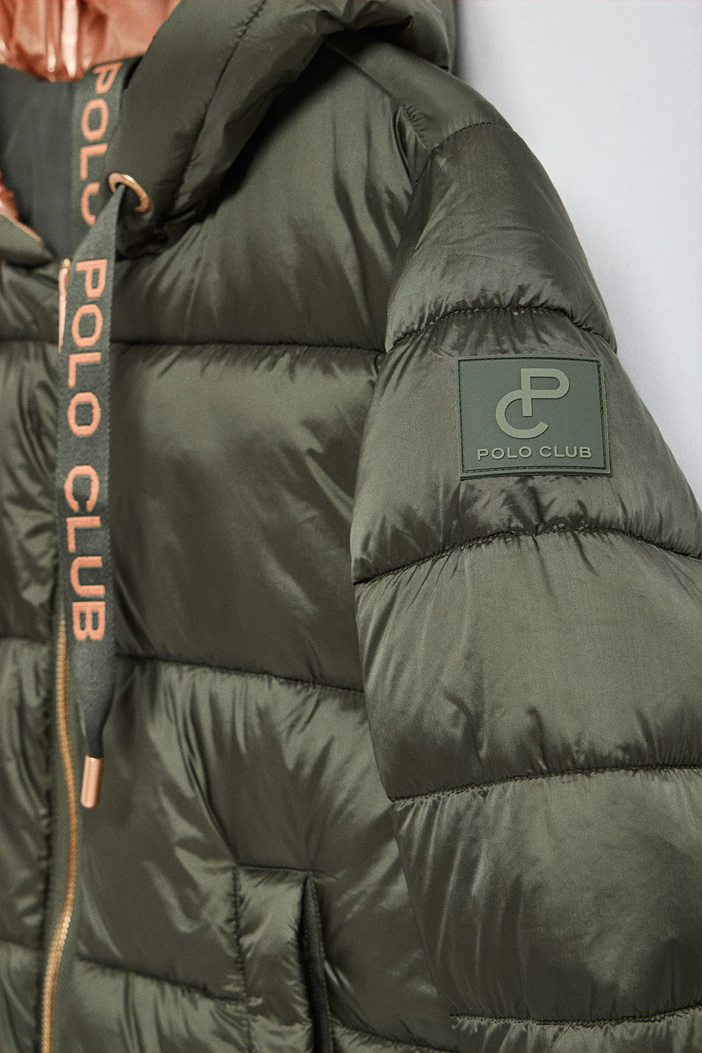 Chaqueta Ice acolchada verde de capucha fija y detalles Polo Club - Image 9