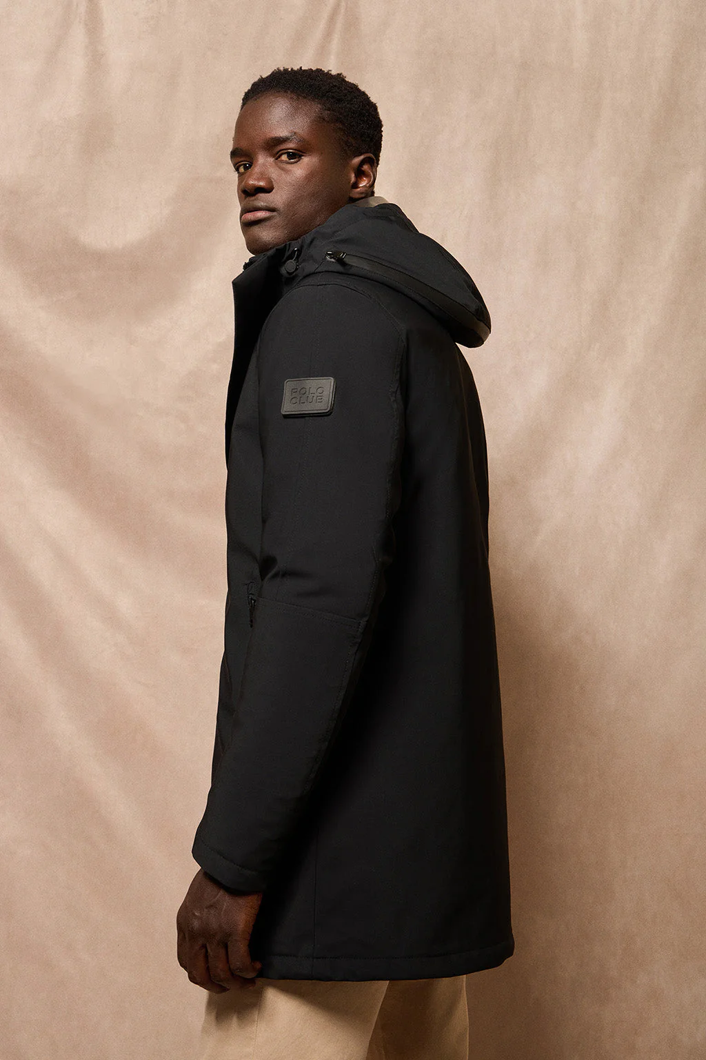 Abrigo Mackey negro de capucha fija y detalles Polo Club - Image 7