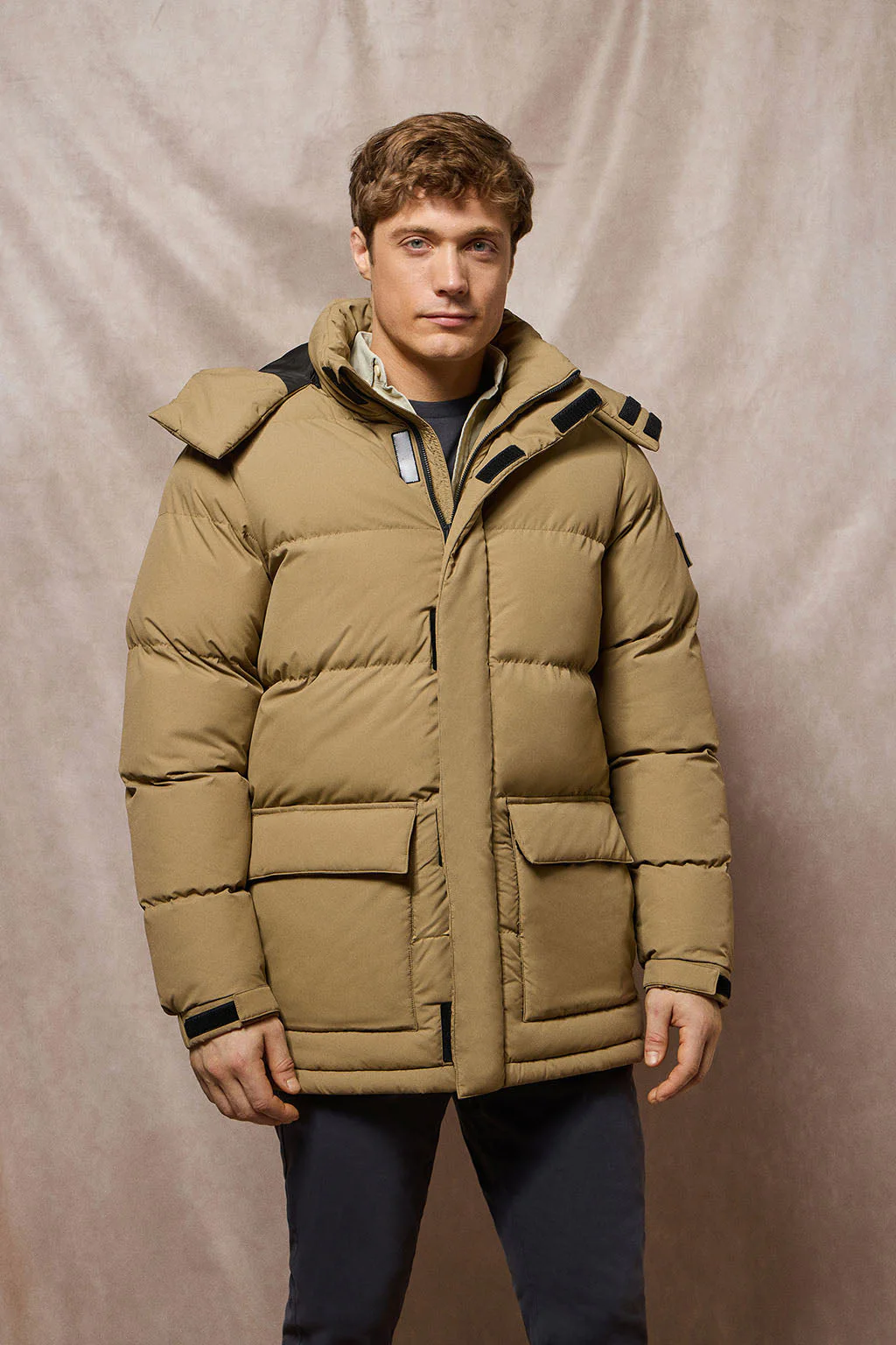 Chaqueta beige oscuro Midtown de capucha desmontable y detalles Polo Club - Image 7