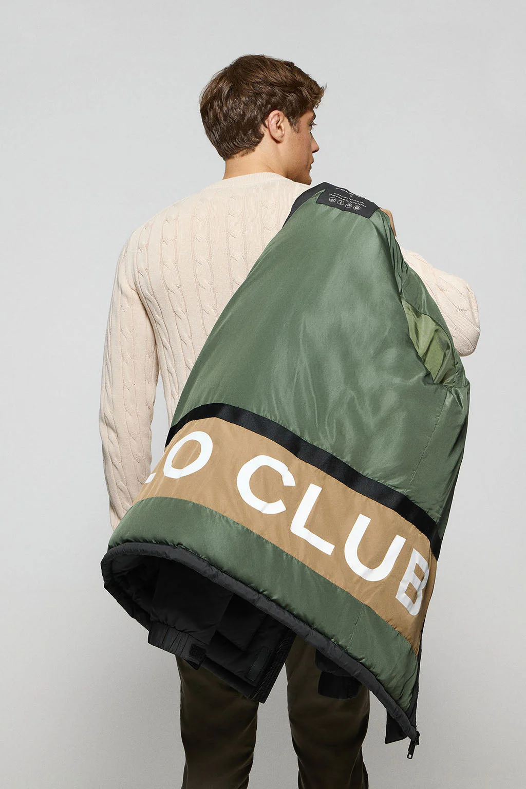 Chaqueta negra Midtown de capucha desmontable y detalles Polo Club - Image 5