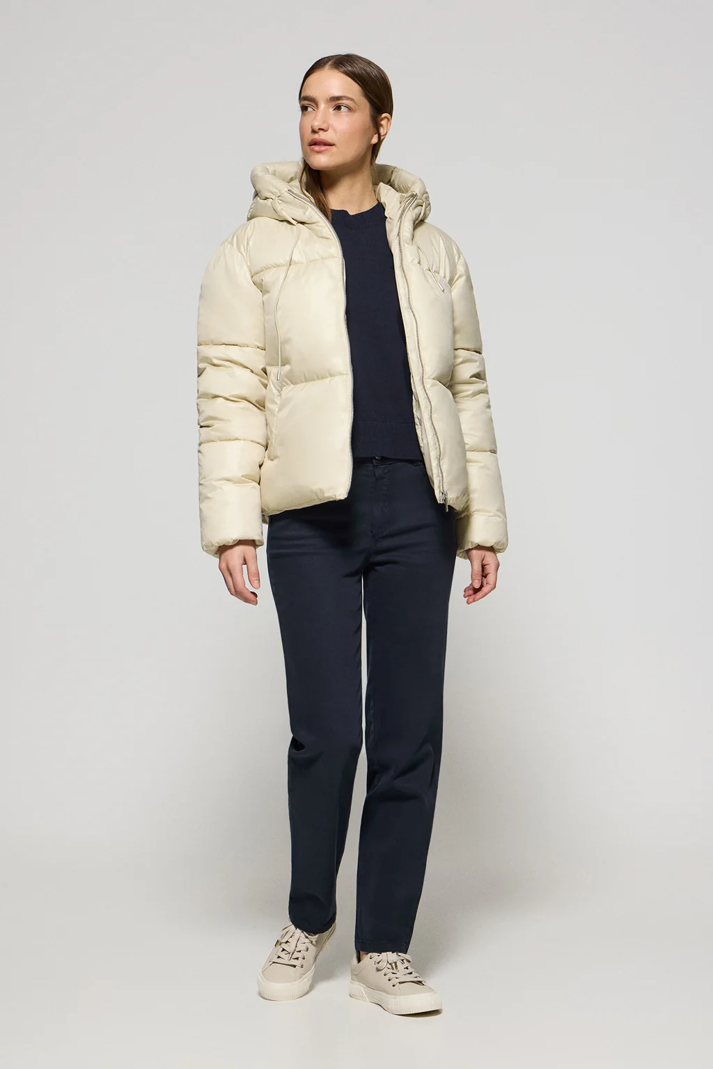 Chaqueta beige corta acolchada Sidney con detalles Polo Club - Image 4