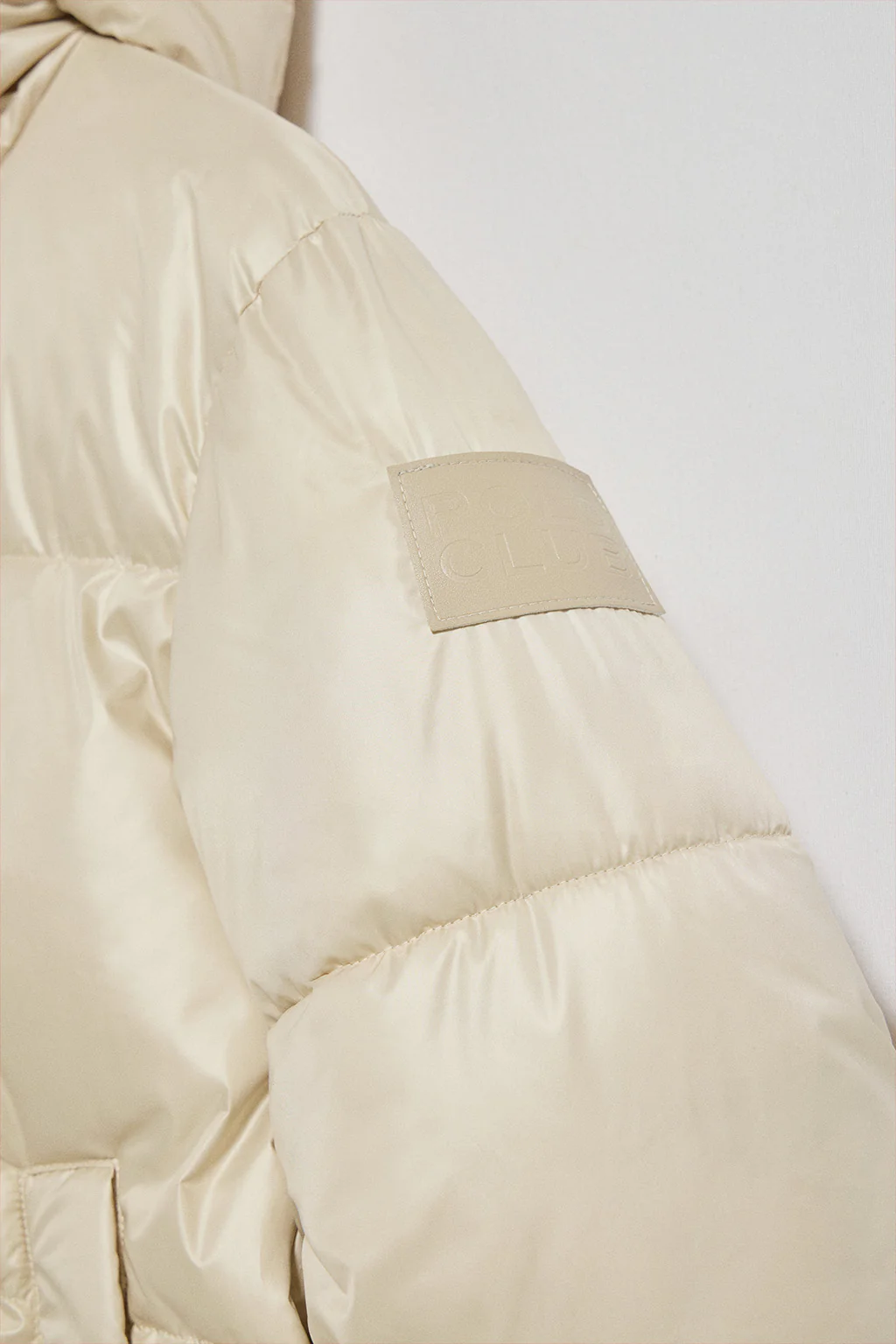 Chaqueta beige corta acolchada Sidney con detalles Polo Club - Image 9
