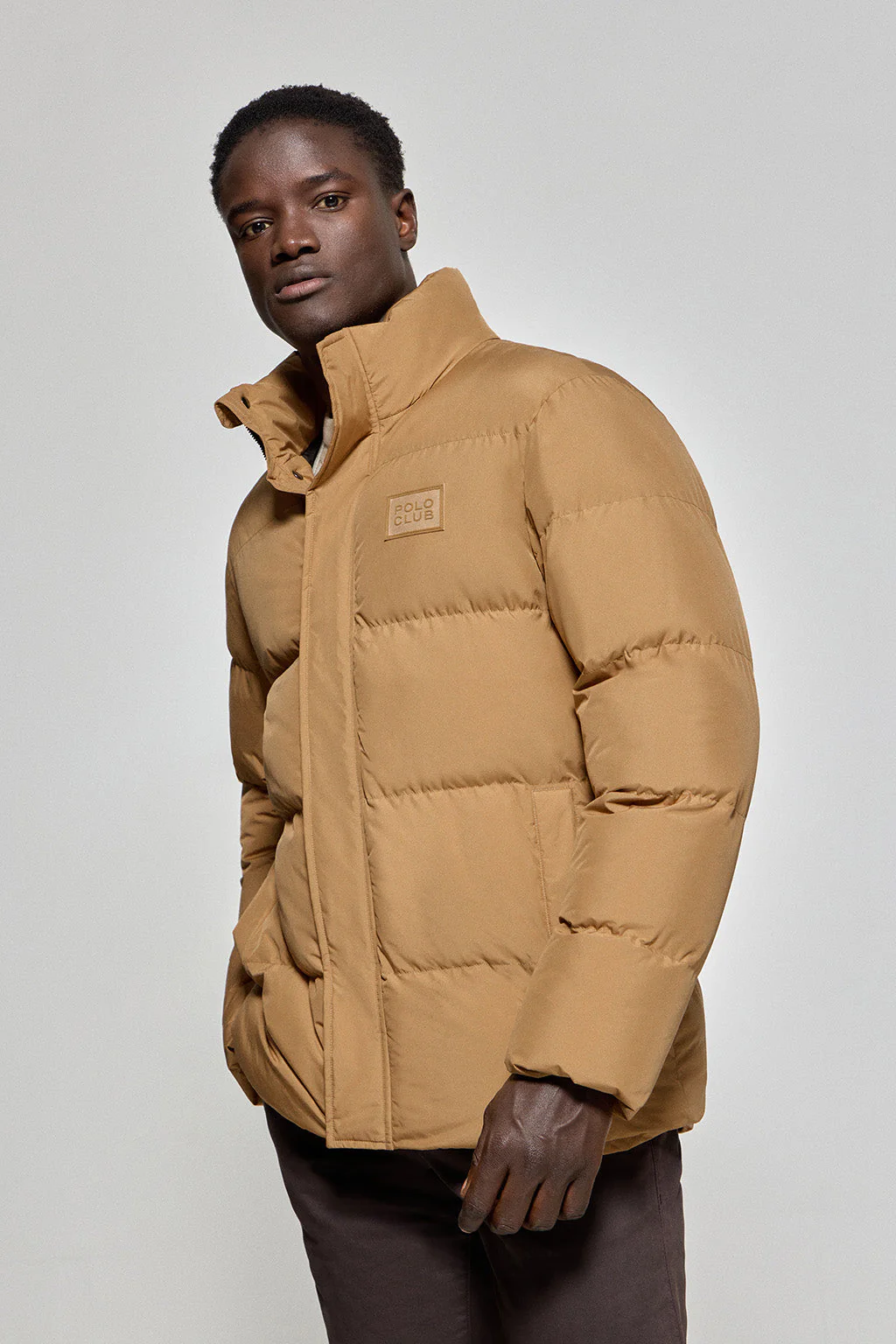 Chaqueta color camel Slope acolchada con detalles Polo Club