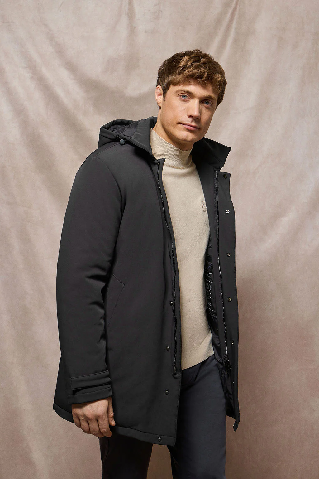 Abrigo Soho clásico negro de capucha desmontable y detalles Polo Club - Image 5